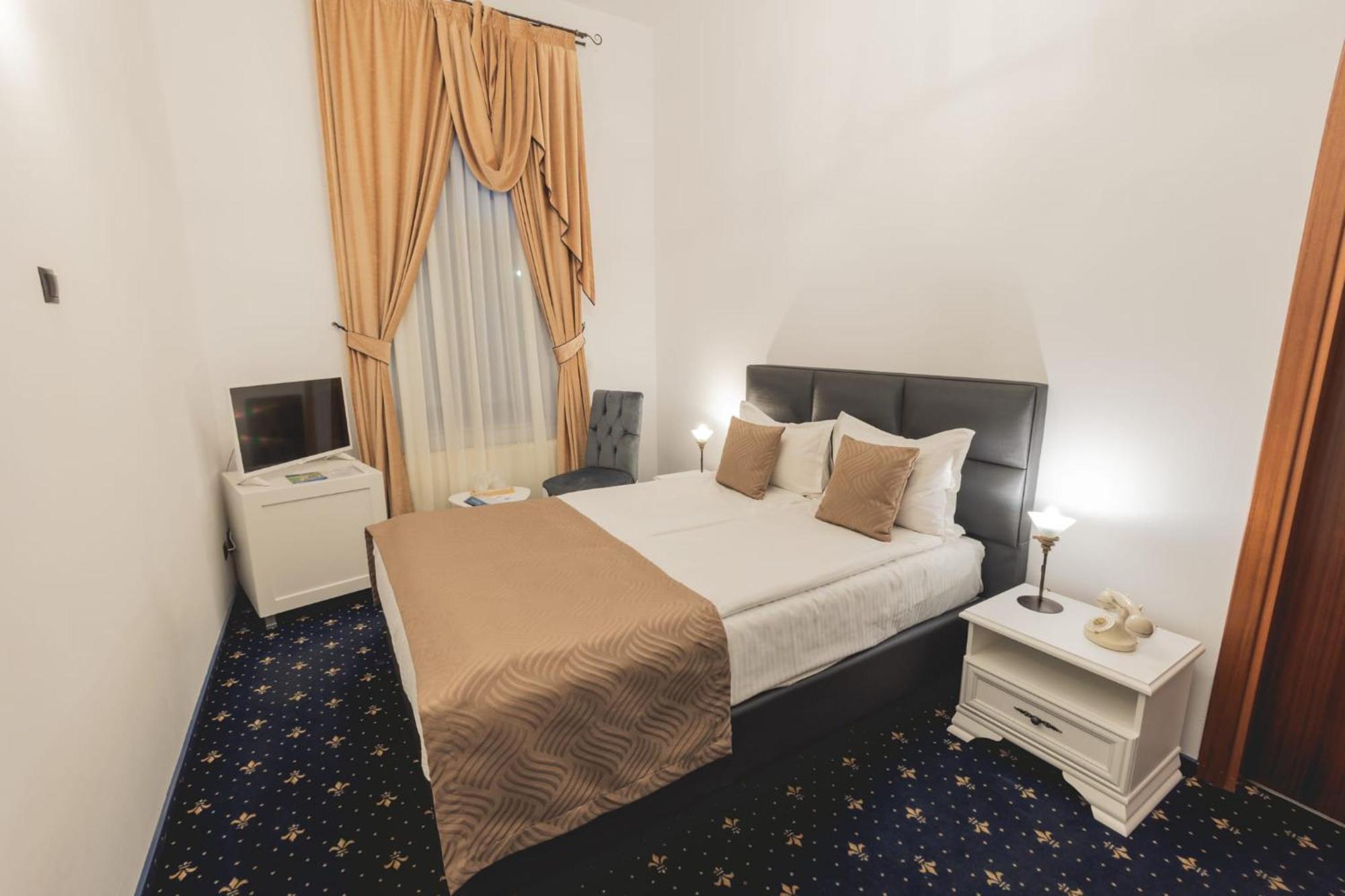 Hotel Carol - Vatra Dornei Exteriér fotografie