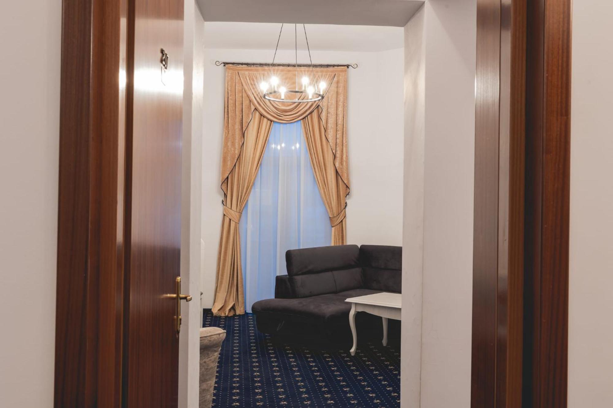 Hotel Carol - Vatra Dornei Exteriér fotografie