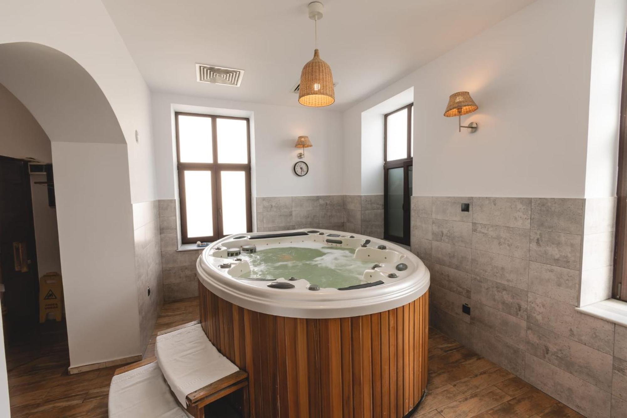 Hotel Carol - Vatra Dornei Exteriér fotografie