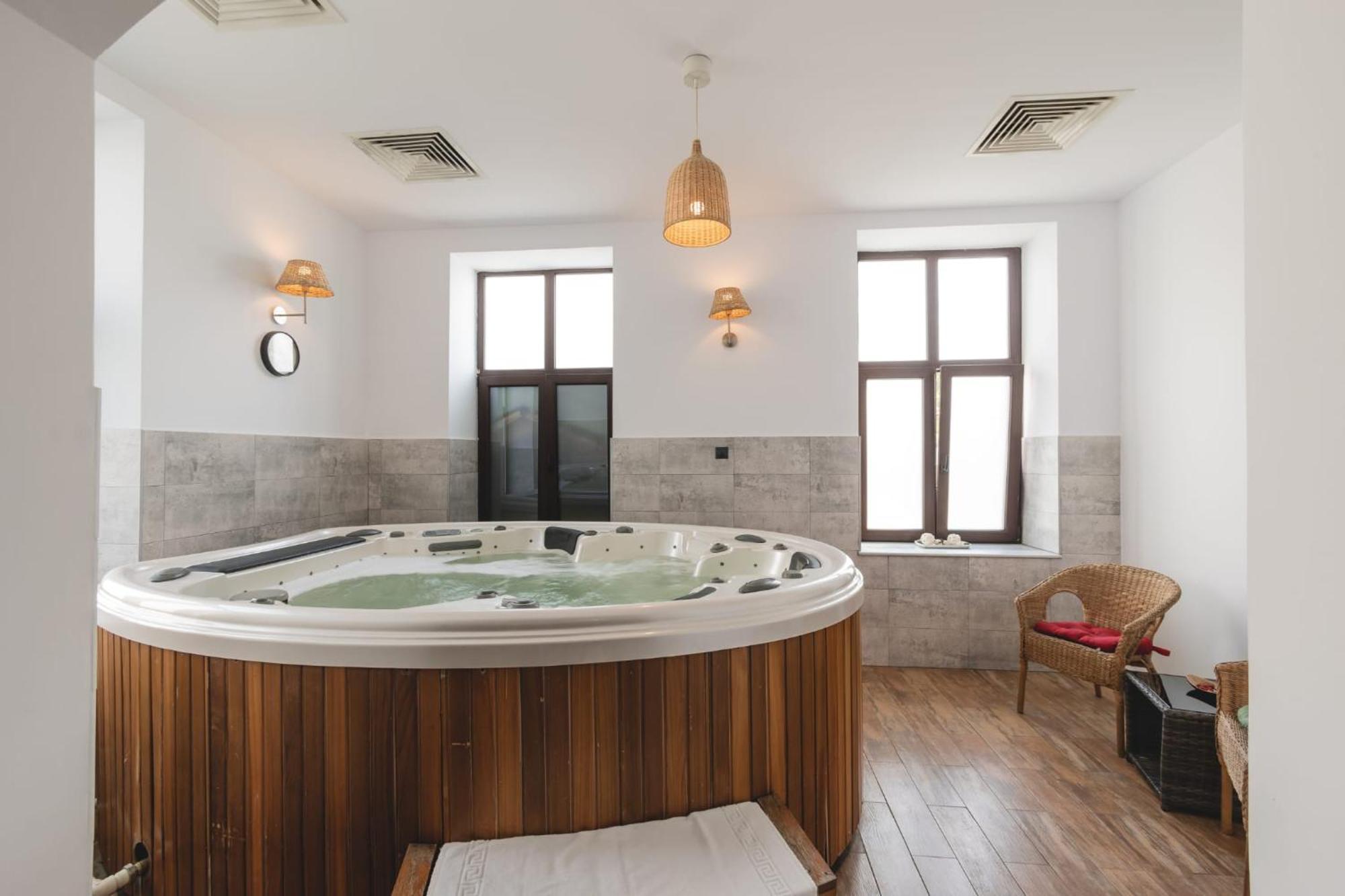 Hotel Carol - Vatra Dornei Exteriér fotografie
